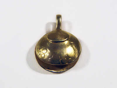 Gold Oyster Pendant